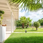 Апартаменты Aqua Sea Relais, Luxury & Pool