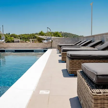 Aqua Sea Relais, Luxury & Pool * Вьесте