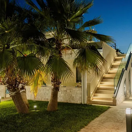 Aqua Sea Relais, Luxury & Pool Apartment