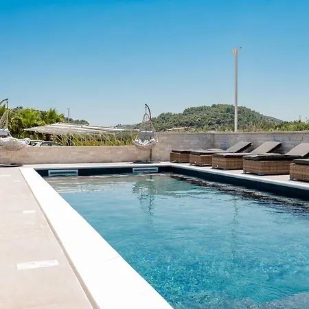 Aqua Sea Relais, Luxury & Pool